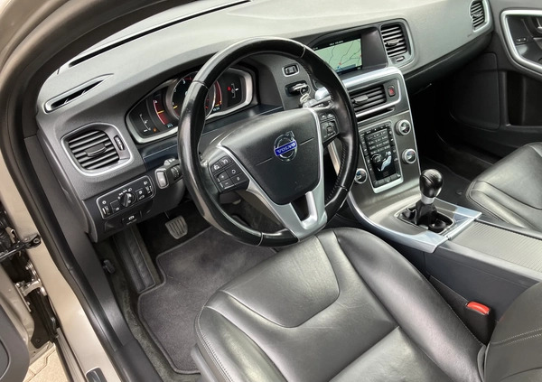 Volvo V60 cena 42900 przebieg: 245324, rok produkcji 2014 z Polanów małe 781